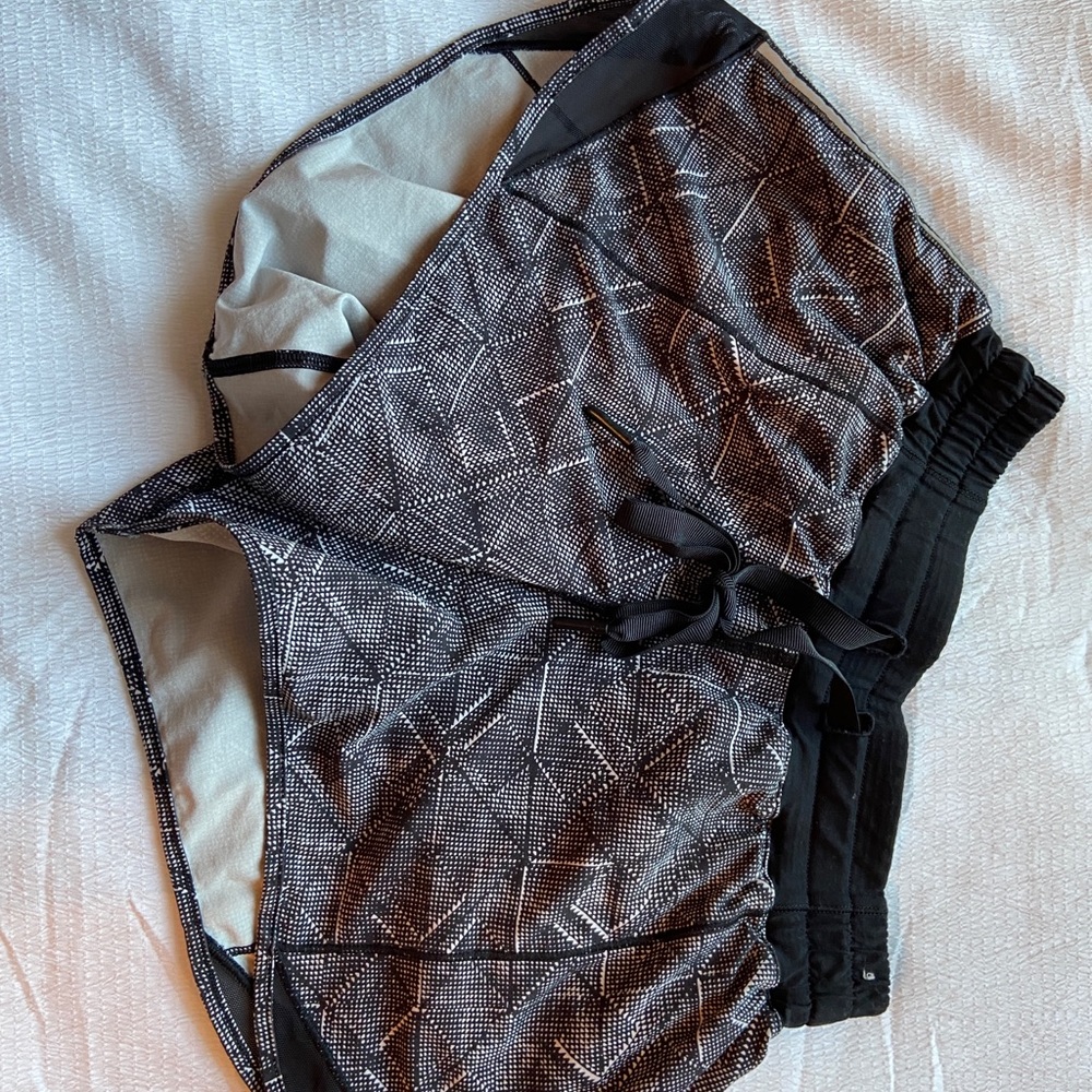 Lululemon hotty hot shorts 4”
